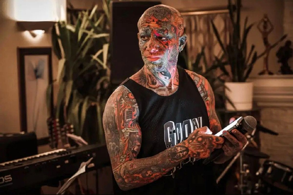 جنجال شبانه امیر تتلو، بیخ گوش ایران!