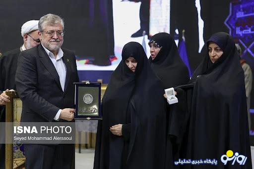 گریه جانسوز جمیله علمالهدی برای حاج آقا رئیسی/ تصاویر گریه جانسوز جمیله علمالهدی برای حاج آقا رئیسی/ تصاویر