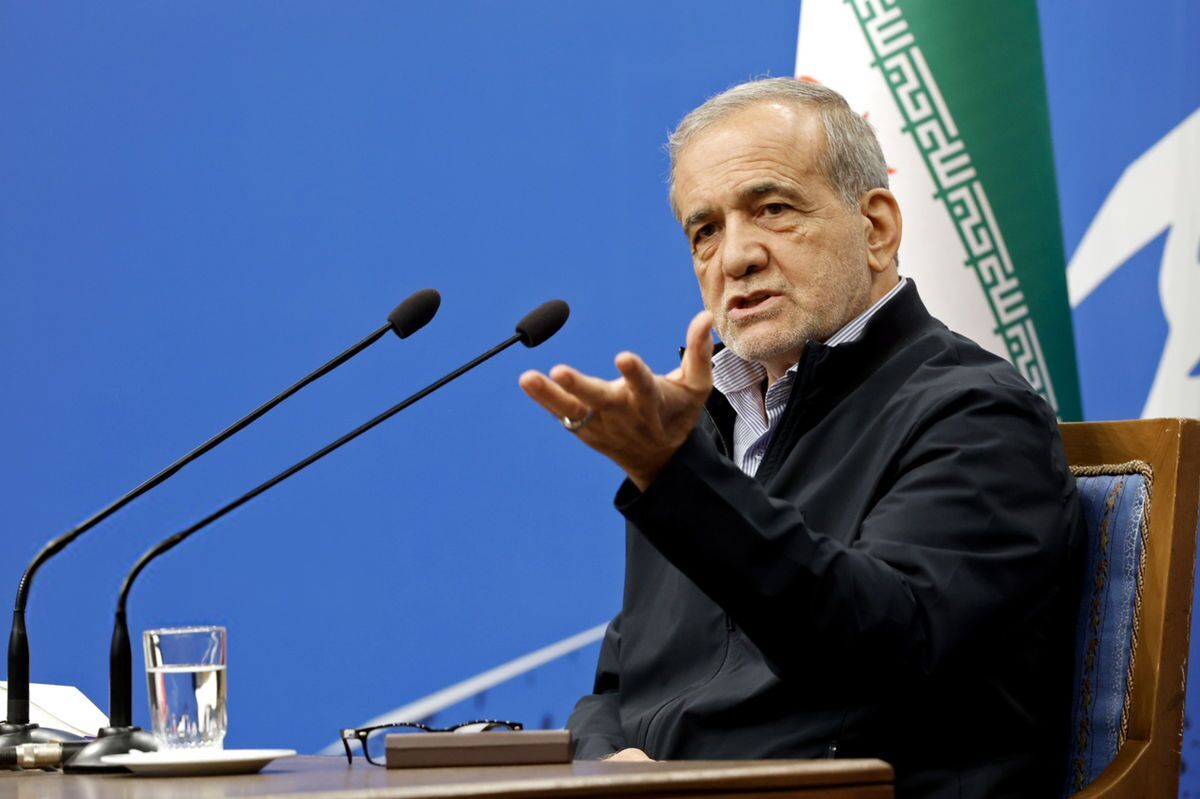 پزشکیان : با زیارت کردن و شعار دادن مشکلات حل نمیشود/ اگر بچههای ما طور دیگری شدهاند، ما مقصریم که درست آموزش ندادیم پزشکیان : با زیارت کردن و شعار دادن مشکلات حل نمیشود/ اگر بچههای ما طور دیگری شدهاند، ما مقصریم که درست آموزش ندادیم