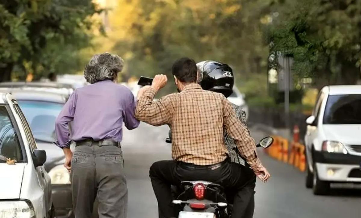 هشدار پیامکی دادگستری تهران به مردم با موضوع جلوگیری از سرقت موبایل هشدار پیامکی دادگستری تهران به مردم با موضوع جلوگیری از سرقت موبایل