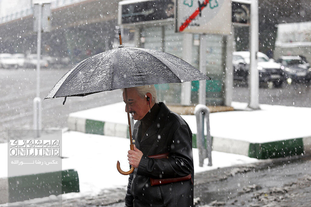 زمستان برگشت ؛ طوفان برف و کاهش ۱۵ درجه ای هوا در این استانها زمستان برگشت ؛ طوفان برف و کاهش ۱۵ درجه ای هوا در این استانها