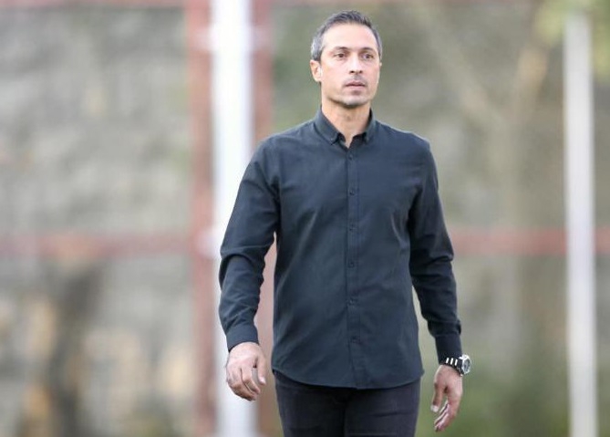 آشوبی: قهرمان از بین تراکتور و پرسپولیس است آشوبی: قهرمان از بین تراکتور و پرسپولیس است
