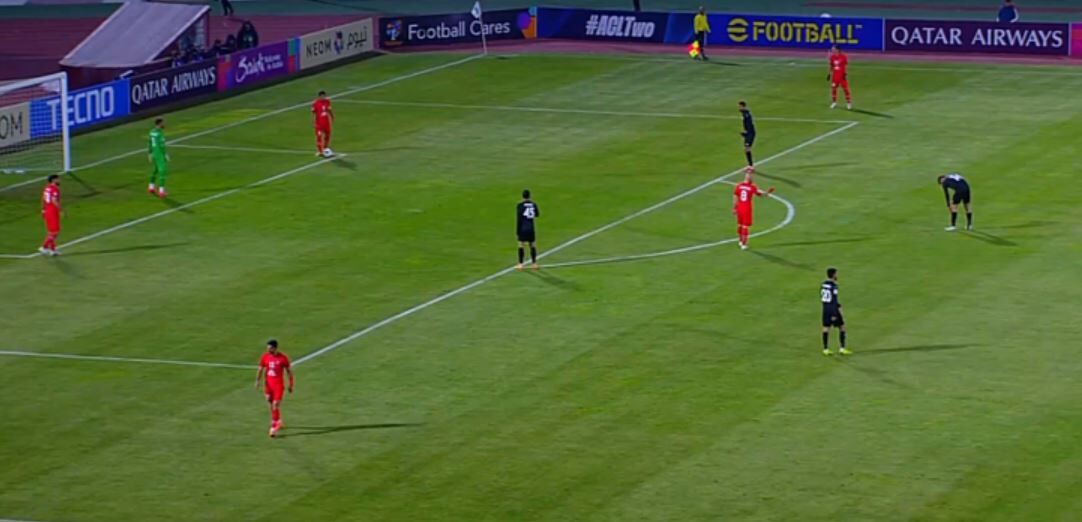 چمن، بلای جان تراکتور!/ دراگان اسکوچیچ حرص خود را سر مسئول چمن یادگار خالی کرد چمن، بلای جان تراکتور!/ دراگان اسکوچیچ حرص خود را سر مسئول چمن یادگار خالی کرد