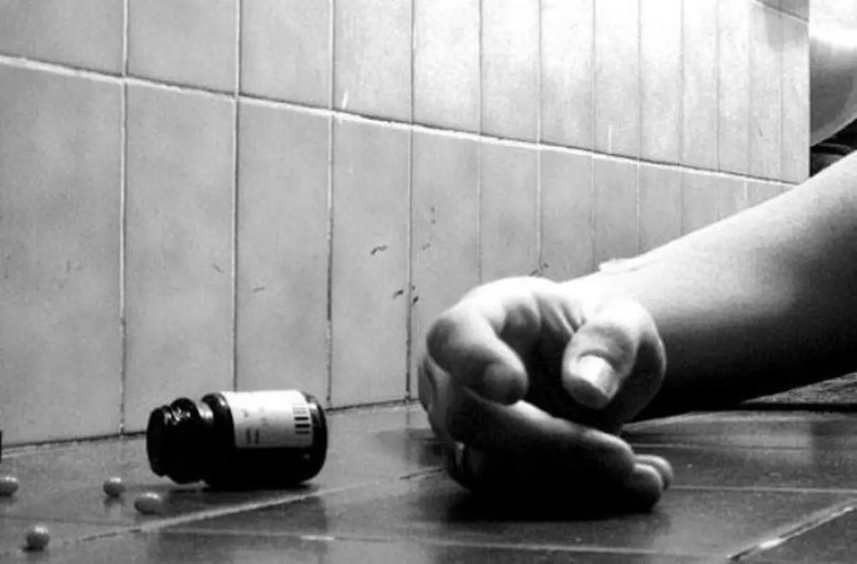 جزييات خودكشي دختر ۱۳ ساله در هاديشهر جزييات خودكشي دختر ۱۳ ساله در هاديشهر