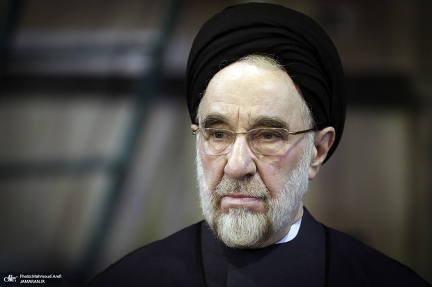 خاتمی: گدایی کُرسی مجلس بس است، یکبار هم کنار مردم بایستیم/گدایی میکردیم سه کرسی هم به ما بدهید خاتمی: گدایی کُرسی مجلس بس است، یکبار هم کنار مردم بایستیم/گدایی میکردیم سه کرسی هم به ما بدهید