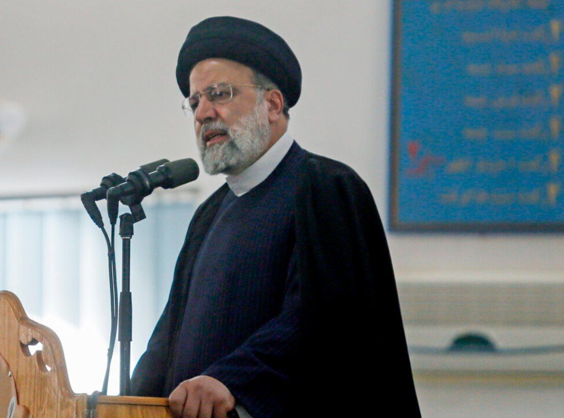 رئیسی در مازندران: استقبال [ مردم] را به حساب خودم نمی‌گذارم، ابراز محبت‌های شما را ابراز محبت به رهبری می‌دانم