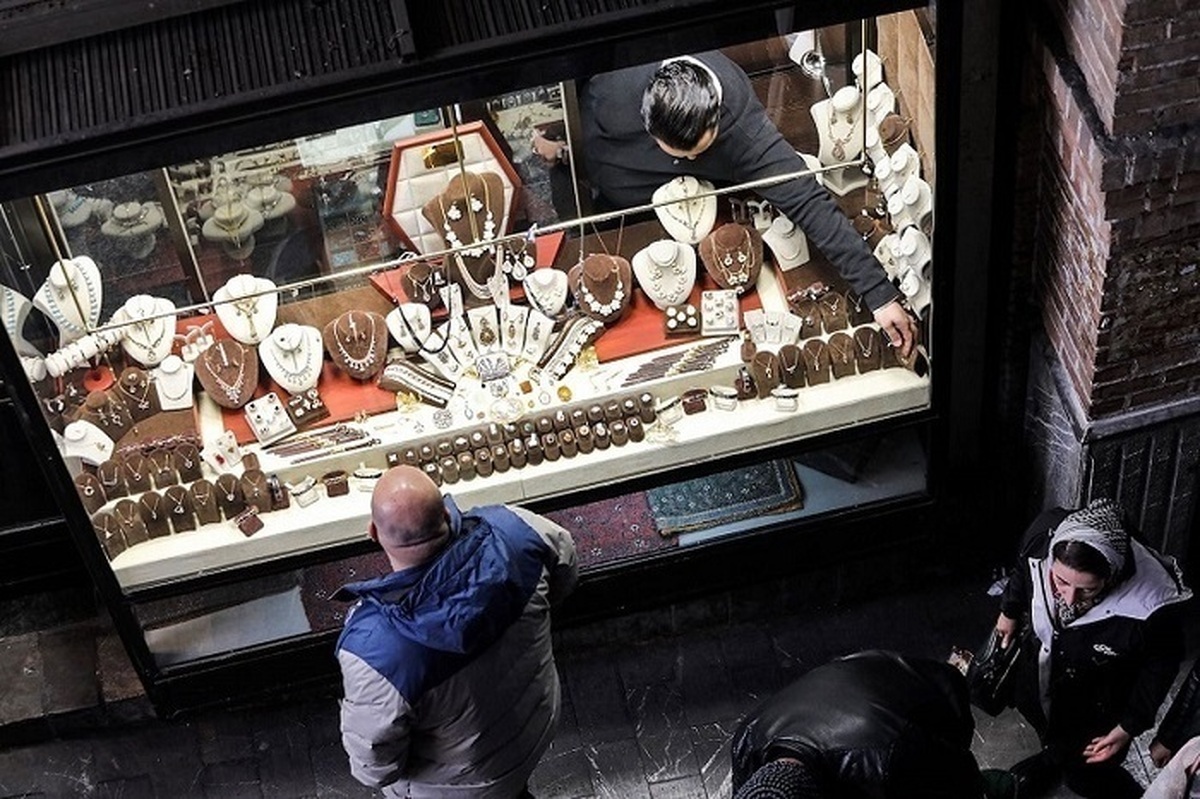 قیمت دلار، سکه، طلا و یورو سهشنبه ۴ اردیبهشت ۱۴۰۳/ عقبگرد طلا و سکه در بازار قیمت دلار، سکه، طلا و یورو سهشنبه ۴ اردیبهشت ۱۴۰۳/ عقبگرد طلا و سکه در بازار