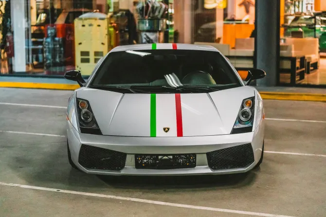 تصاویر خیرهکننده از خودروهای لوکس خانواده بکهام