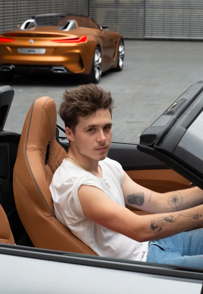 تصاویر خیرهکننده از خودروهای لوکس خانواده بکهام