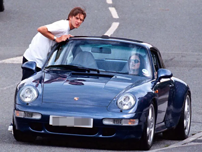 تصاویر خیرهکننده از خودروهای لوکس خانواده بکهام