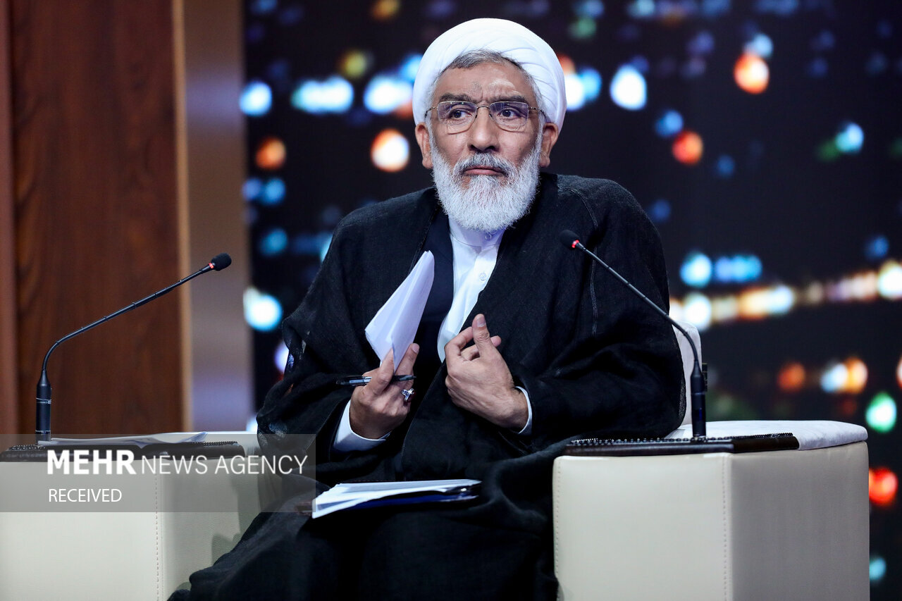 مناظره اول؛ بدون برنده، بدون پدیده /پزشکیان در دام زاکانی و قاضیزاده نیفتاد /جلیلی «سایهنشین بود»، قالیباف «متفاوت» /پورمحمدی سخنور بود اما...