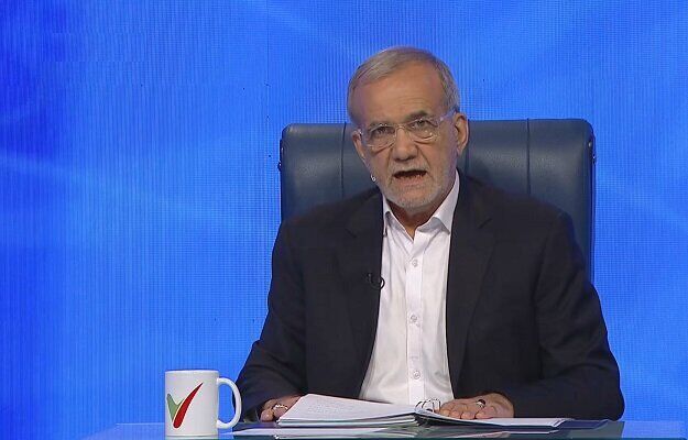 پزشکیان خطاب به فواد ایزدی، کارشناس نزدیک به جلیلی: بس کنید، زندگی را بر مردم حرام کردهاید/ اگر میخواهید مردم زیر تحریم بمیرند، همین سیاست فعلی را دنبال کنید / نفت ایران را به نظامیان چین میفروشند، به قیمت پایین/ برخی از آقازاده ها، این زندگی اشرافی را از همین بخور بخورهای تحریم  تهیه کردهاند پزشکیان خطاب به فواد ایزدی، کارشناس نزدیک به جلیلی: بس کنید، زندگی را بر مردم حرام کردهاید/ اگر میخواهید مردم زیر تحریم بمیرند، همین سیاست فعلی را دنبال کنید / نفت ایران را به نظامیان چین میفروشند، به قیمت پایین/ برخی از آقازاده ها، این زندگی اشرافی را از همین بخور بخورهای تحریم  تهیه کردهاند