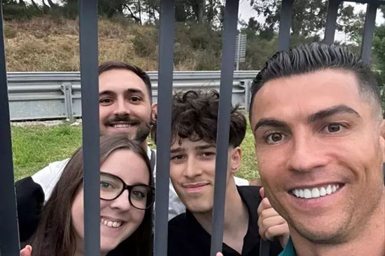 شوخی خداداد عزیزی با عکس منتشر شده از رونالدو