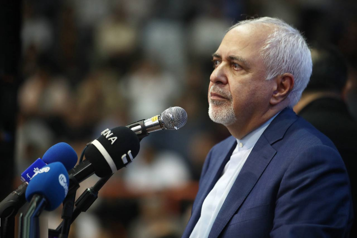 ظریف میگوید جلیلی تا دیروز سنگ اندازی میکرد، اما اگر رئیس جمهور شود، «خود سنگ خواهد بود» ظریف میگوید جلیلی تا دیروز سنگ اندازی میکرد، اما اگر رئیس جمهور شود، «خود سنگ خواهد بود»