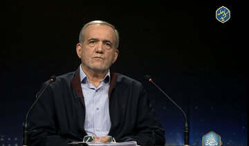 مسعود پزشکیان: به دروغ گفته اند پسر من به مولوی عبدالحمید و اهل سنت توهین کرده است مسعود پزشکیان: به دروغ گفته اند پسر من به مولوی عبدالحمید و اهل سنت توهین کرده است