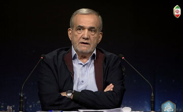 پزشکیان: مردم گوشت چقدر است؟ خانه چند است؟  چند بود، چقدر شد؟ /فردی که یک بنگاه را اداره نکرده چطور کشور را اداره کند؟/سر مردم را کلاه نگذارید پزشکیان: مردم گوشت چقدر است؟ خانه چند است؟  چند بود، چقدر شد؟ /فردی که یک بنگاه را اداره نکرده چطور کشور را اداره کند؟/سر مردم را کلاه نگذارید