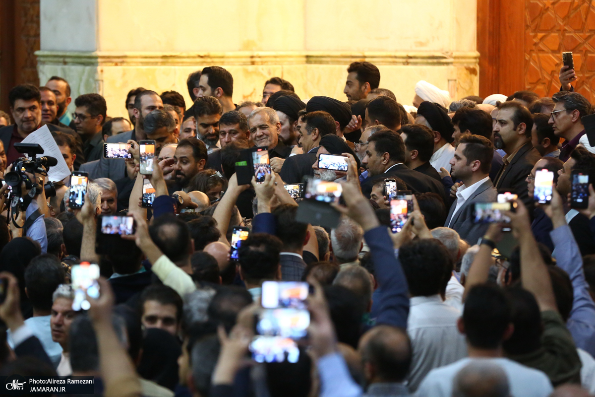 اولین تصاویر از پزشکیان در قامت رئیسجمهور ایران