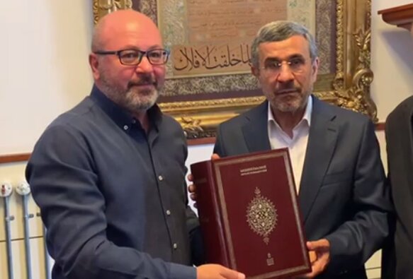 هدیه معنادار یک مقام ترکیهای به احمدینژاد