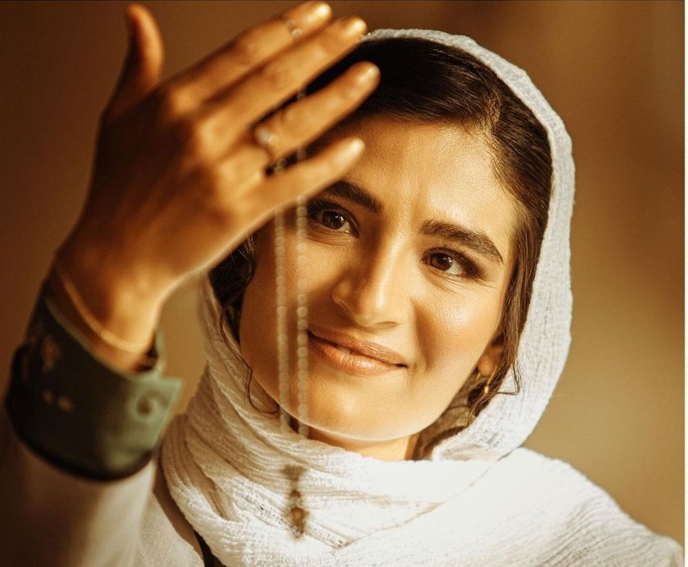 همسر صیغهای پارسا پیروزفر روی اعصاب مردم راه رفت!