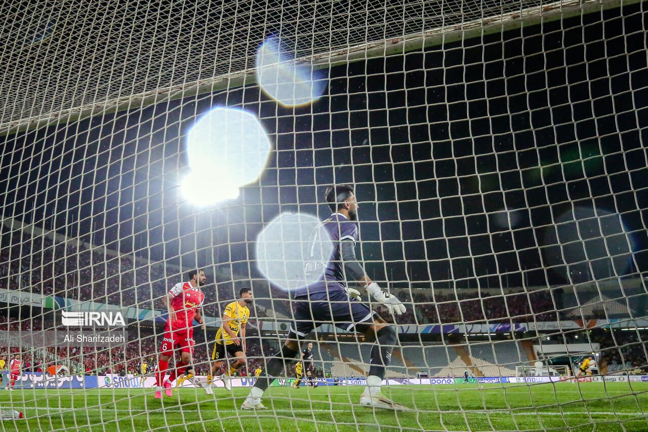 شبیخون سپاهان علیه پرسپولیس؛ اصفهانیها به دنبال دروازهبان جنجالی