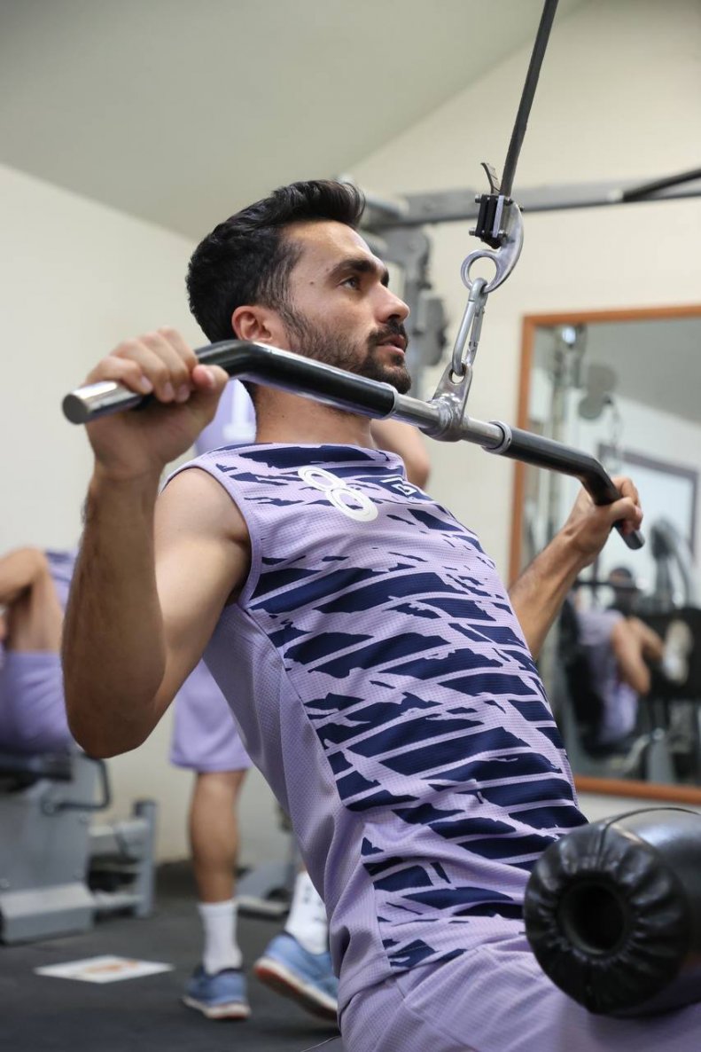 تصاویری از بازیکنان سپاهان زیر فشار خردکننده