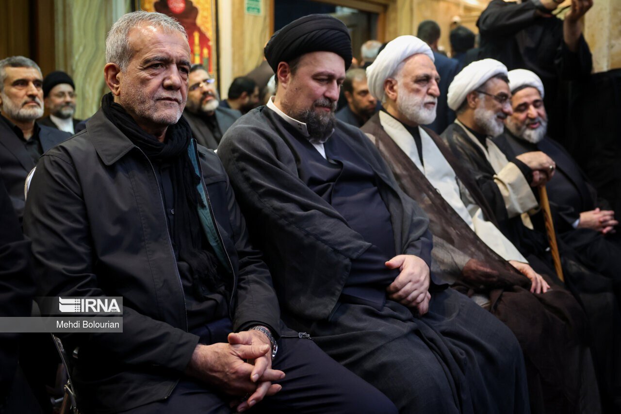 تیپ جدید پزشکیان در یک مراسم جلبتوجه کرد