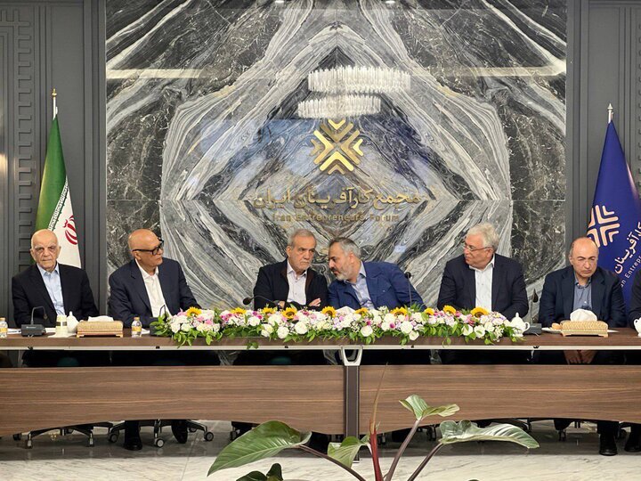 پزشکیان: با هر طرحی که منجر به تخریب محیط زیست شود مخالفت خواهم کرد پزشکیان: با هر طرحی که منجر به تخریب محیط زیست شود مخالفت خواهم کرد