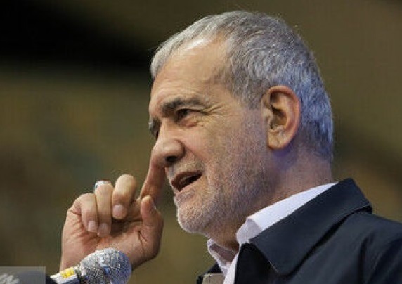 پزشکیان خطاب به زاکانی: مردم خودشان به آنهایی که می‌گویند نمی‌گذارم رئیس‌جمهور بشوی پاسخ بدهند / با قدرت خواهیم ایستاد و این تمامیت خواهی که تاکنون  هرکسی را دلشان می خواست حذف می کردند، را پایان می دهیم