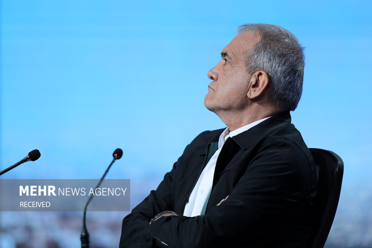 مناظره بانیان وضع موجود با دولت روحانی /نامزدهای پوششی-روکشی سپر بلا شدند /اقبال به پزشکیان اوج گرفت/ پورمحمدی فراتر از انتظار بود