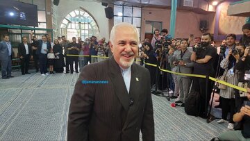 پاسخ معنادار ظریف به توهین رئیس ستاد جلیلی به مردم پاسخ معنادار ظریف به توهین رئیس ستاد جلیلی به مردم