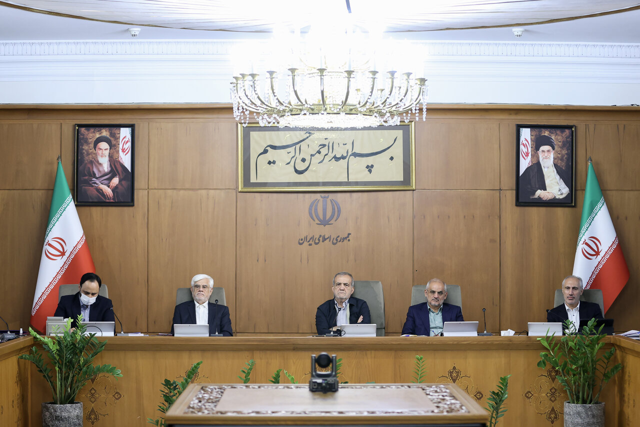 همنشینی وزرای پزشکیان و رئیسی در یک جلسه