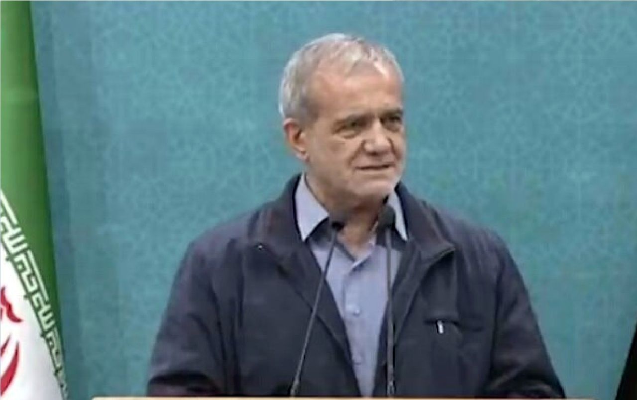 دولت چهاردهم هرگز کشور را جلوی بیگانگان نقد نمیکند