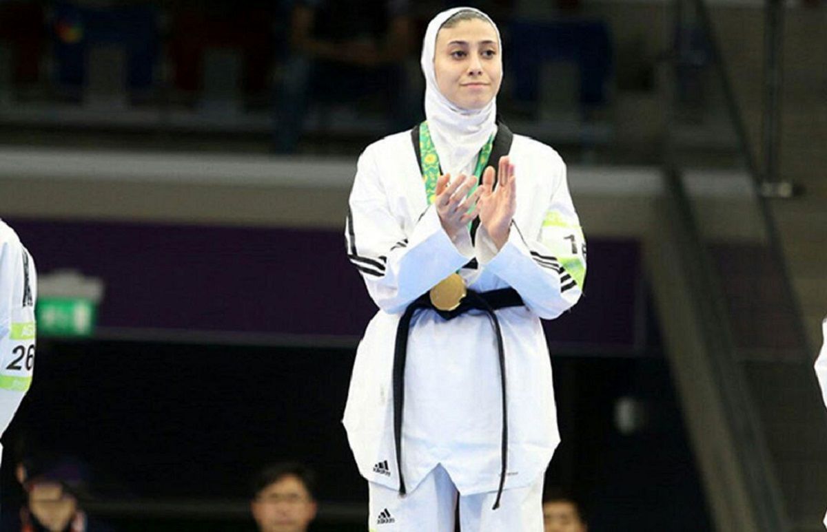 خانم کیانی، از این حرفها بگذریم، چقدر زیبایید شما