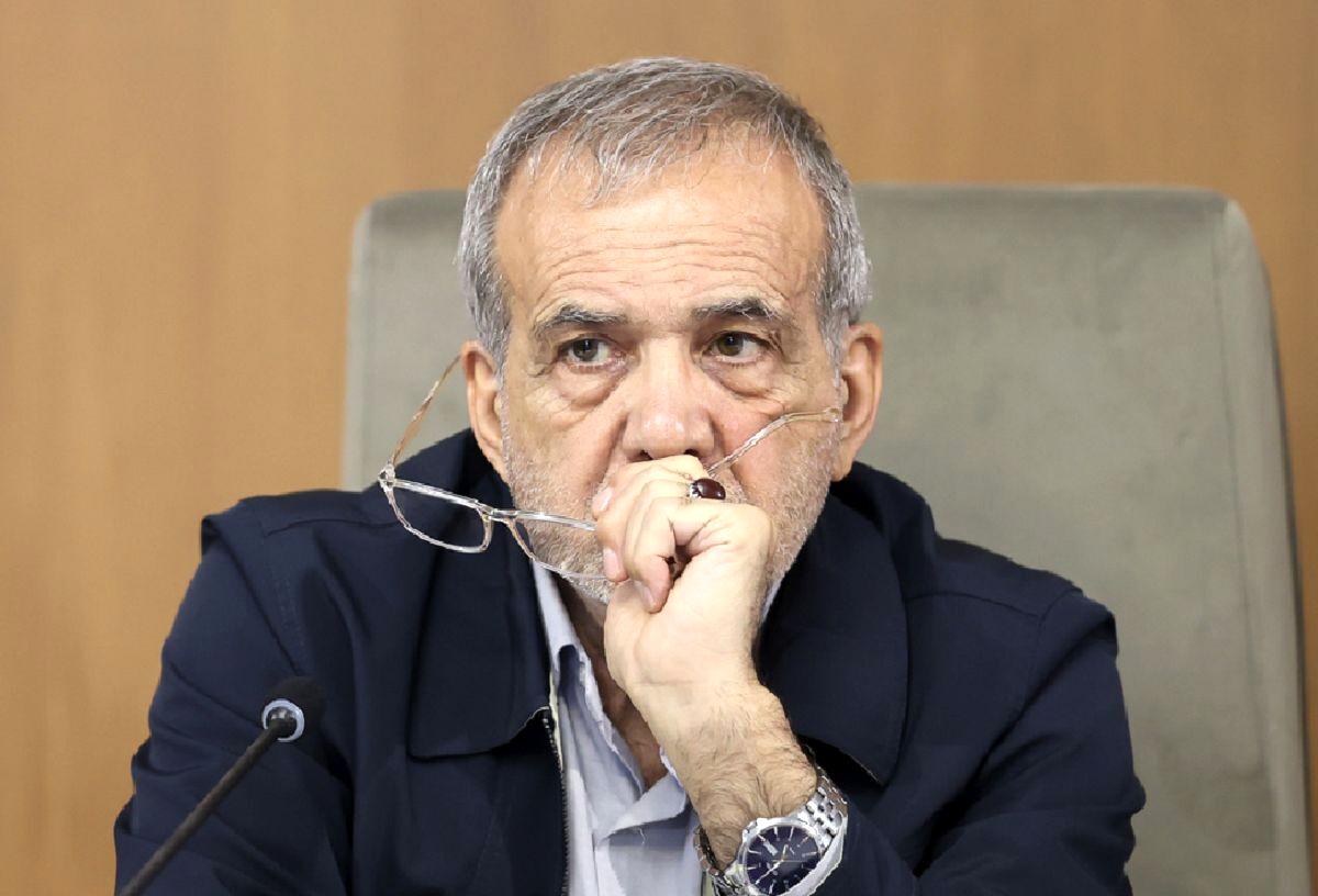 پزشکیان تنها میماند؟ پزشکیان تنها میماند؟