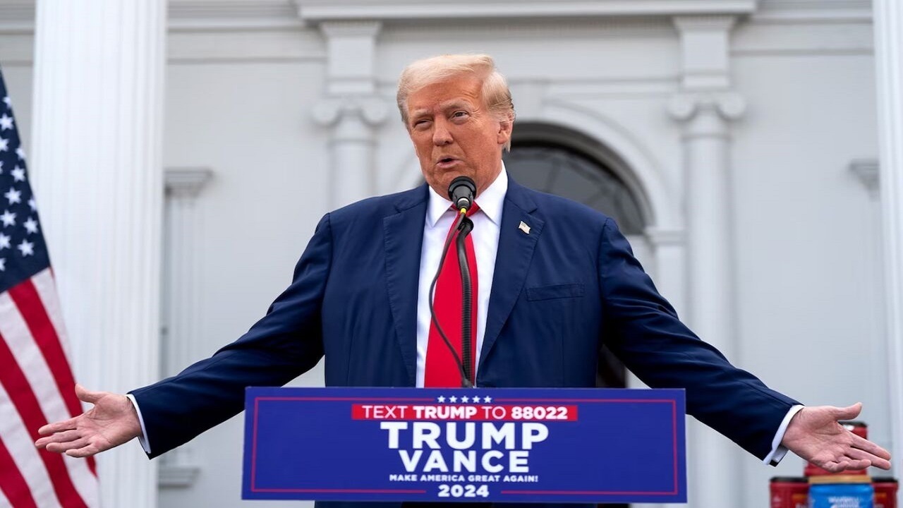 ترامپ: ایران ورشکسته بود و هیچ پولی نداشت و فقط چین از آن نفت میخرید اما حالا ۳۰۰ میلیارد دلار دارد / کامالا هریس باعث آغاز جنگ جهانی سوم خواهد شد ترامپ: ایران ورشکسته بود و هیچ پولی نداشت و فقط چین از آن نفت میخرید اما حالا ۳۰۰ میلیارد دلار دارد / کامالا هریس باعث آغاز جنگ جهانی سوم خواهد شد