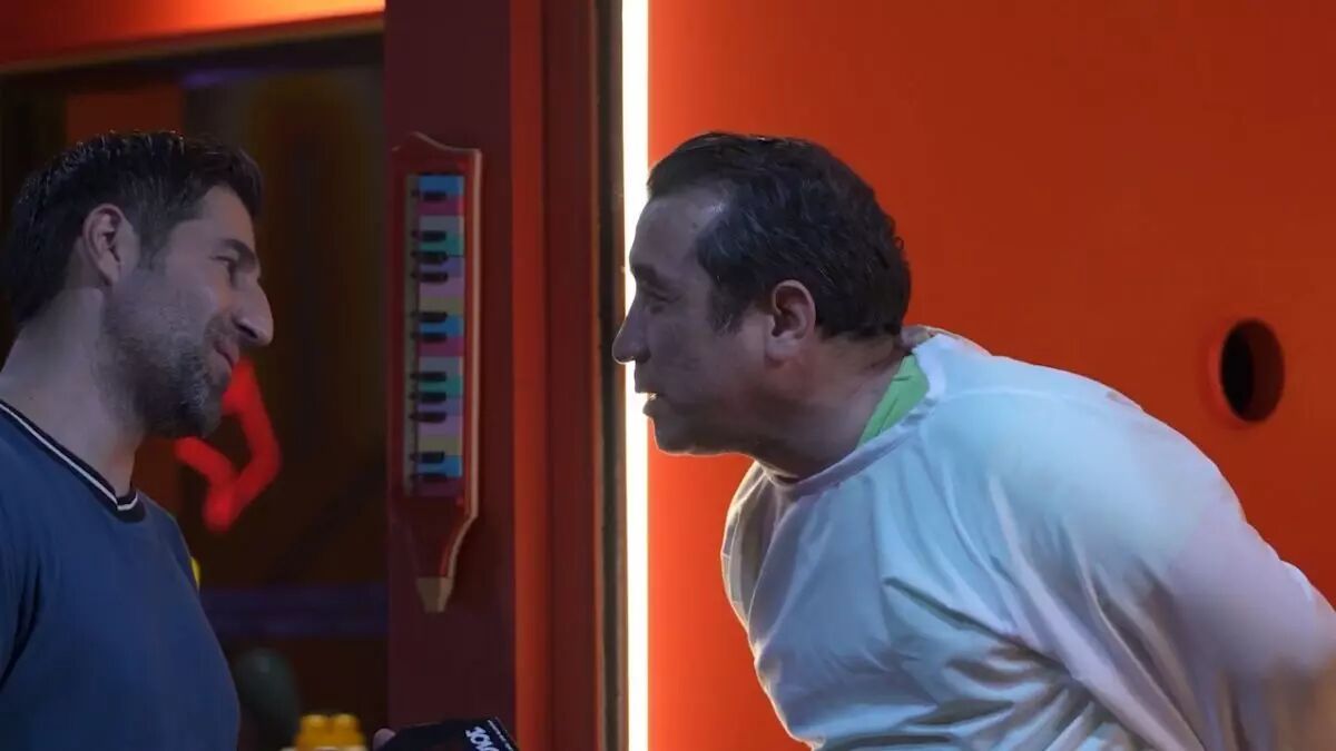 حمله شدیدالحن ستاره سابق استقلال به خداداد عزیزی حمله شدیدالحن ستاره سابق استقلال به خداداد عزیزی