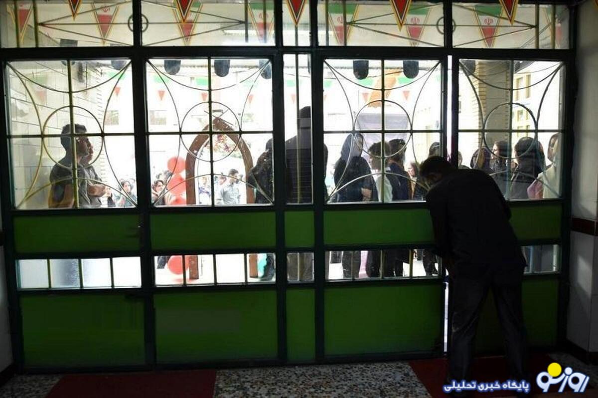 اجبار مادر دانشآموز به تمیز کردن کلاس؛ مدیر برکنار شد اجبار مادر دانشآموز به تمیز کردن کلاس؛ مدیر برکنار شد