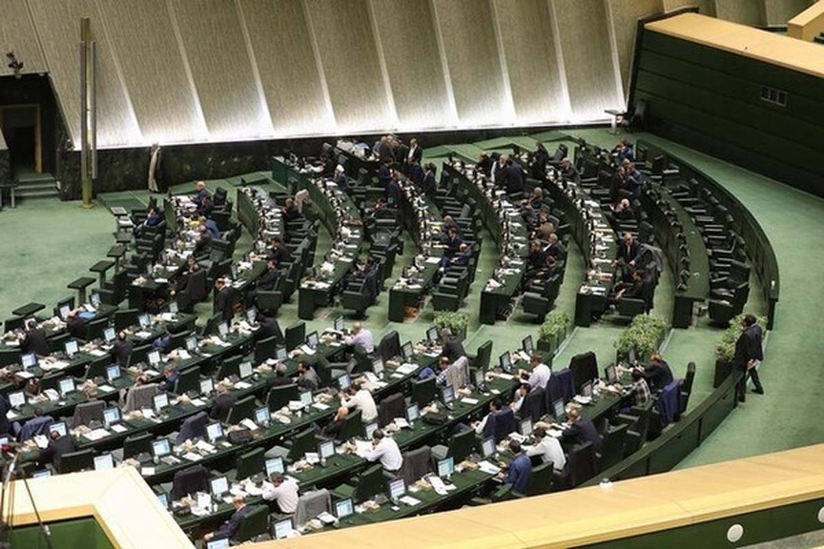 سقف خالص پرداختی حقوقبگیران و بازنشستگان تعیین شد سقف خالص پرداختی حقوقبگیران و بازنشستگان تعیین شد