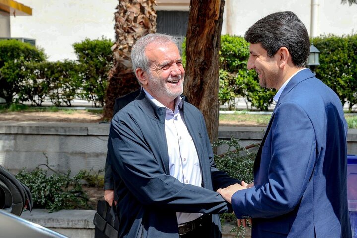 بازدید سرزده رییس جمهور از وزارت ارتباطات و اطلاعات بازدید سرزده رییس جمهور از وزارت ارتباطات و اطلاعات