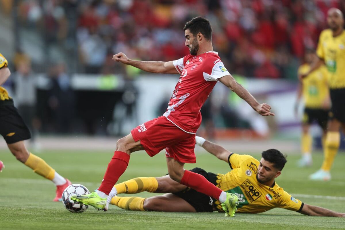 جنگ پرسپولیس و سپاهان جذاب ترین سوژه دو هفته پایانی لیگ برتر/ مسیر آسیایی سرخ پوشان از چه راهی میگذرد؟ جنگ پرسپولیس و سپاهان جذاب ترین سوژه دو هفته پایانی لیگ برتر/ مسیر آسیایی سرخ پوشان از چه راهی میگذرد؟