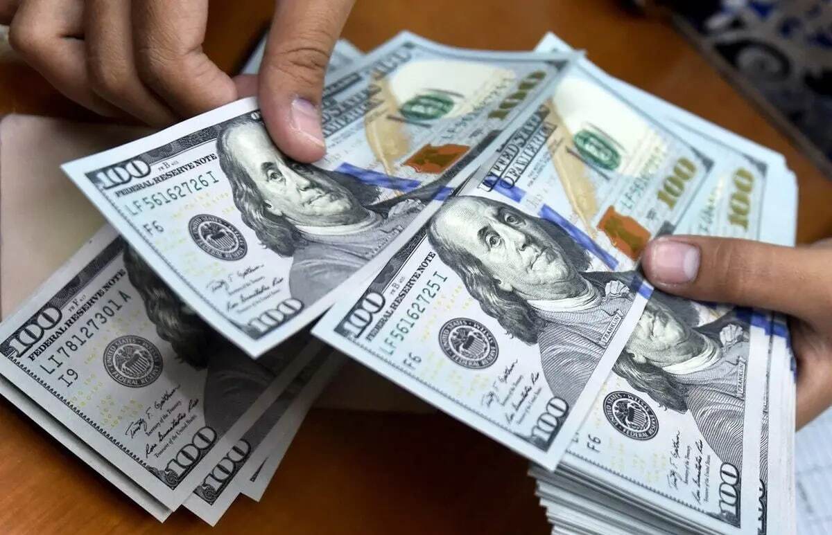 قیمت دلار، طلا و سکه امروز چهارشنبه ۱۷ اردیبهشت ۱۴۰۴ / قیمت طلای ۱۸ عیار به کجا رسید؟ قیمت دلار، طلا و سکه امروز چهارشنبه ۱۷ اردیبهشت ۱۴۰۴ / قیمت طلای ۱۸ عیار به کجا رسید؟