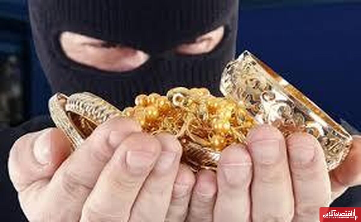 دستگیری زن و مرد معتاد با ۴ میلیارد طلاجات سرقتی دستگیری زن و مرد معتاد با ۴ میلیارد طلاجات سرقتی