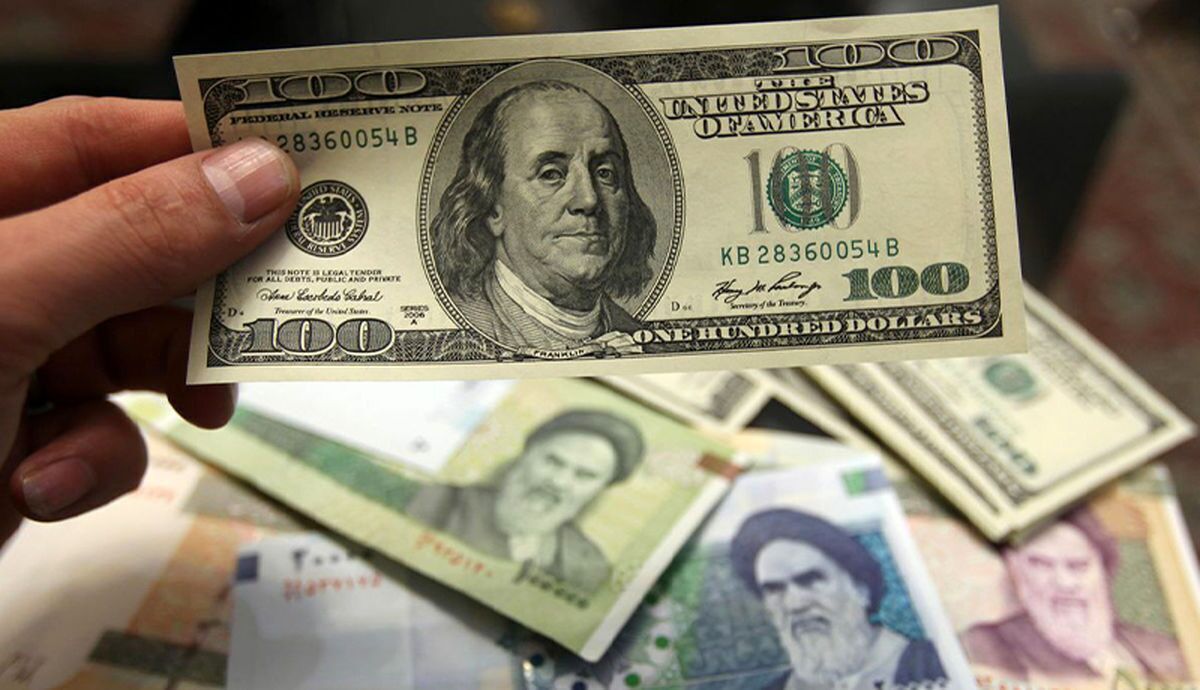 نوسان قیمت دلار تحت تاثیر مذاکرات و انفجار در بندرعباس نوسان قیمت دلار تحت تاثیر مذاکرات و انفجار در بندرعباس