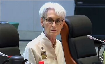 شرمن:در روزهای آتی چیزی جز اصول کلی اعلام نخواهد شد/دانش ایرانیها را نمیشود بمباران کرد/ترامپ از سوی آمریکا و اسرائیل تحت فشار است شرمن:در روزهای آتی چیزی جز اصول کلی اعلام نخواهد شد/دانش ایرانیها را نمیشود بمباران کرد/ترامپ از سوی آمریکا و اسرائیل تحت فشار است