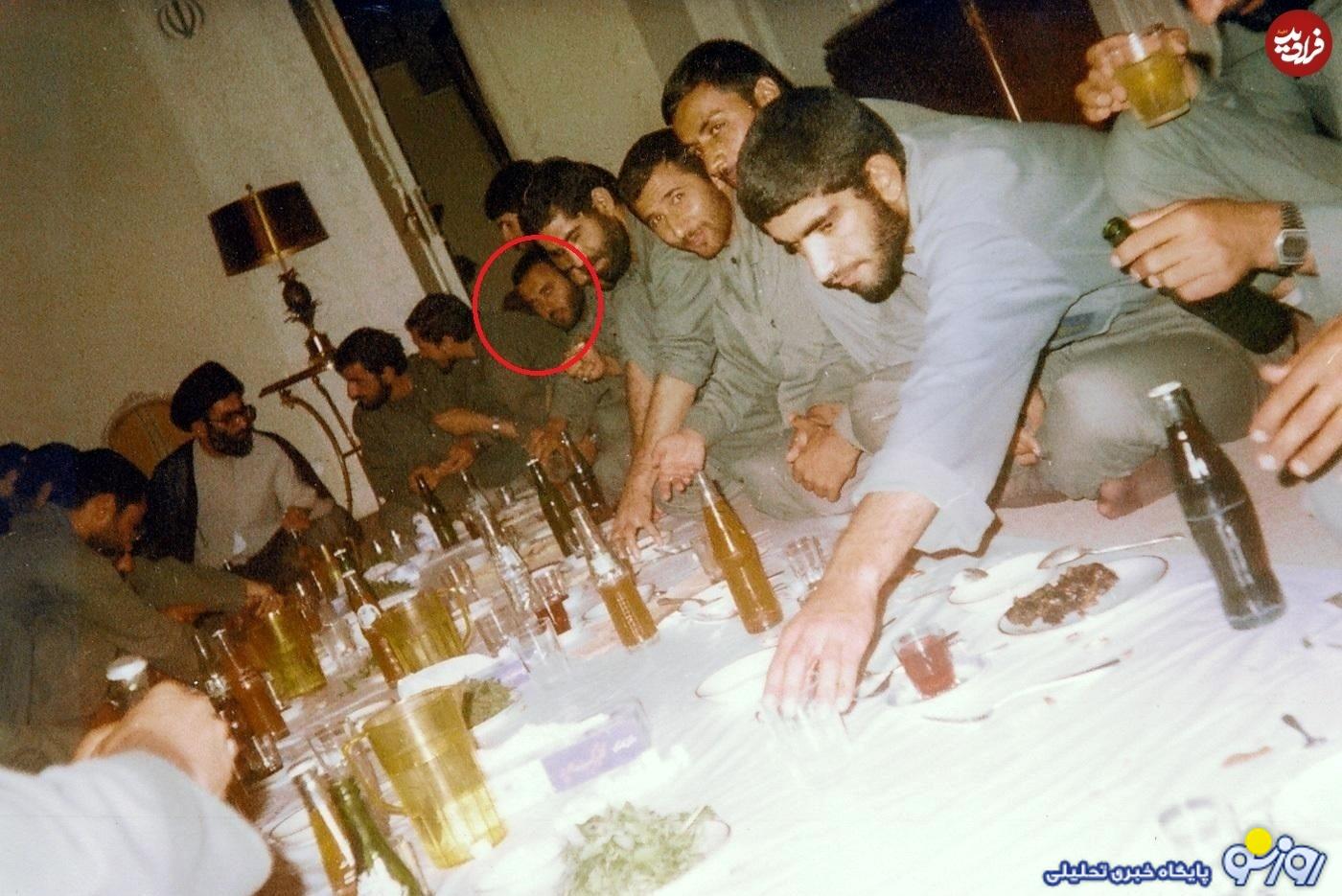 سفره شام ۴۳ سال پیش سرلشکر رشید در کنار رهبری