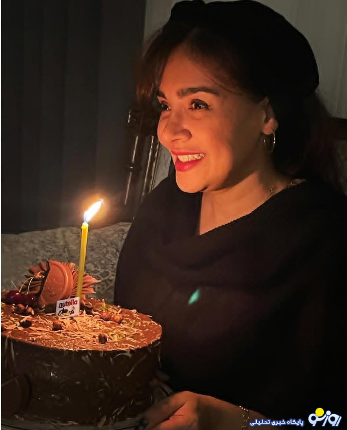 جشن تولد ساده و شیک ۳۸ سالگی بازیگر نقش شیرین در سریال نون خ / عکس