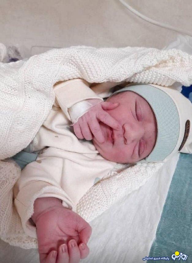 نوه شهید رئیسی به یاد پدربزرگش ابراهیم نامیده شد نوه شهید رئیسی به یاد پدربزرگش ابراهیم نامیده شد