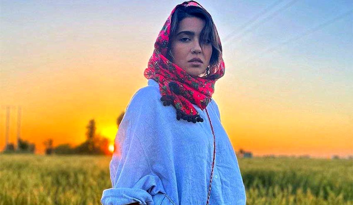 biography-of-mona-karami-7