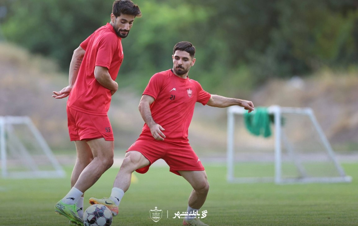 آتش زیر خاکستر هواداران پرسپولیس با محوریت خرید یک مدافع؛ هاشمیان موافق نبود؟ آتش زیر خاکستر هواداران پرسپولیس با محوریت خرید یک مدافع؛ هاشمیان موافق نبود؟