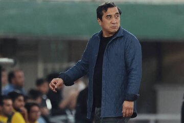 عکس| واکنش خداداد عزیزی به قهرمانی تراکتور در سوپرجام عکس| واکنش خداداد عزیزی به قهرمانی تراکتور در سوپرجام